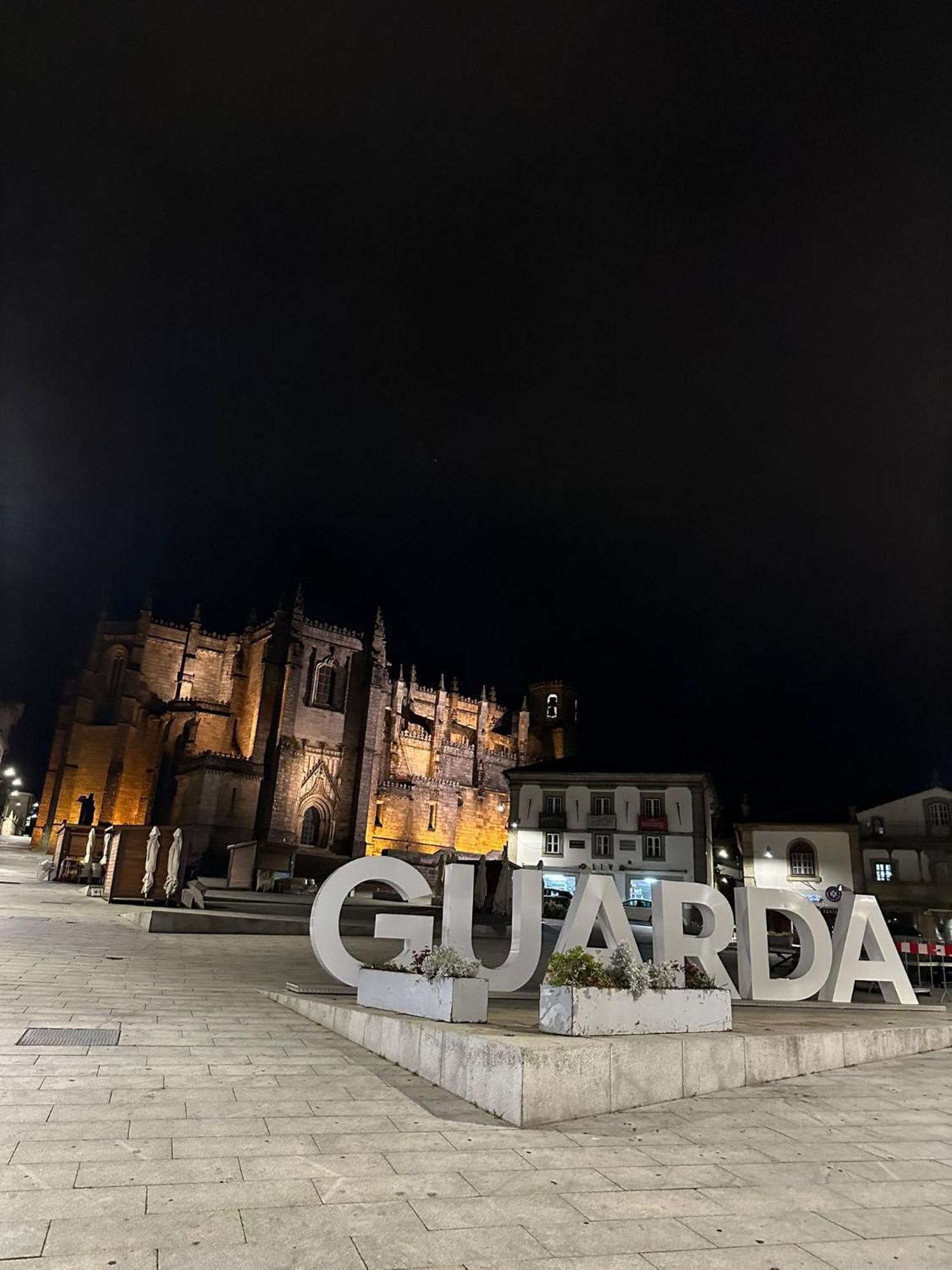 Serrano T1 Centro Da Cidade グアルダ エクステリア 写真